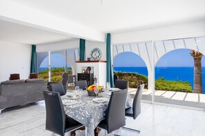Outdoor dining - Panorama Villa - Four Bedroom Villa, Sleeps 10 (Pomos)