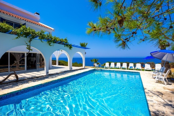 Beautiful villa with private pool and terrace