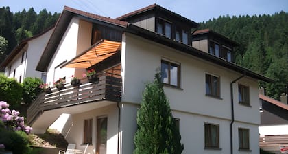 Apartment 'Joos' mit gemeinsamer Terrasse, gemeinsamem Garten und WLAN