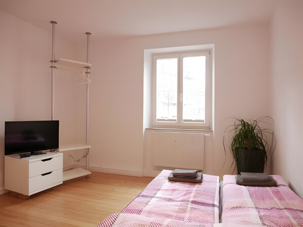 1 bedroom, WiFi, bed sheets