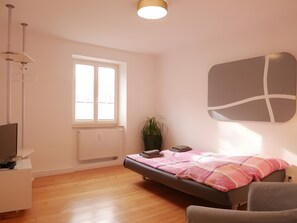 1 bedroom, WiFi, bed sheets