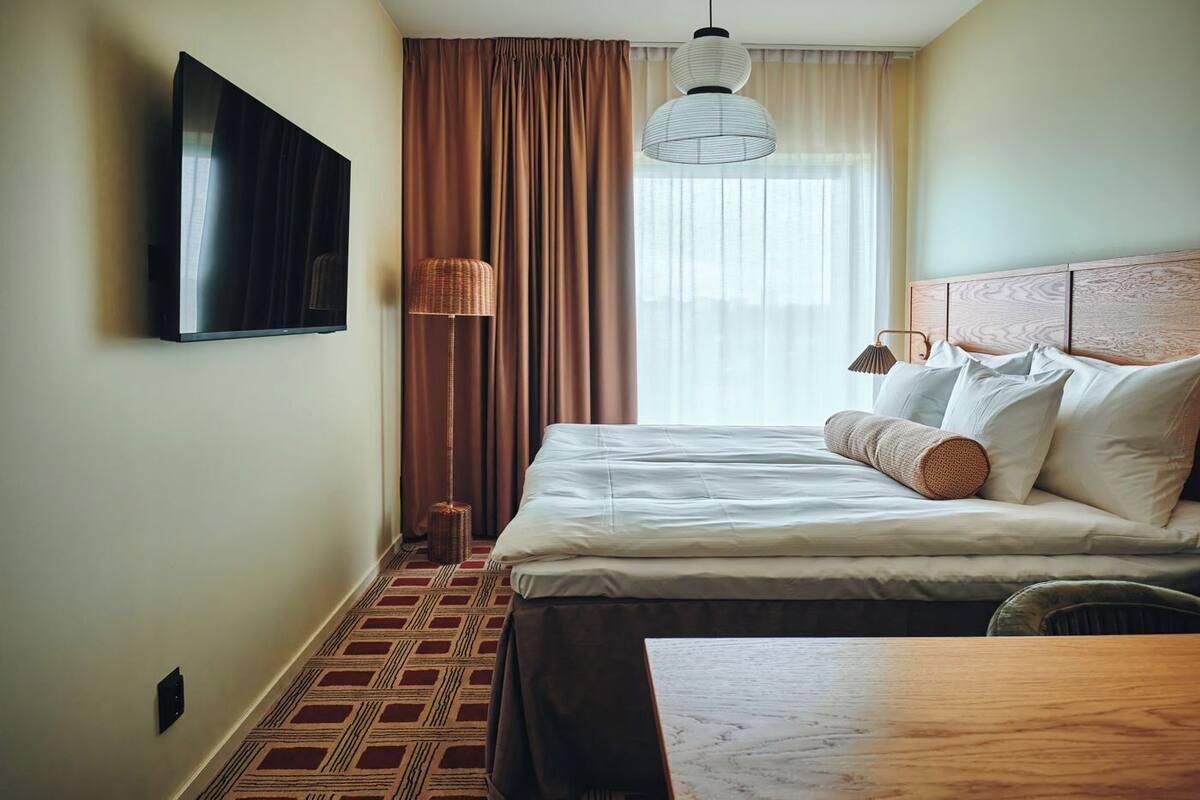 Doppia Standard | Tende oscuranti, Wi-Fi gratuito, lenzuola