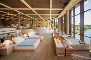 Un sauna, baño turco, masajes de tejido profundo, masajes suecos