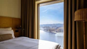Blackout curtains, free WiFi, bed sheets