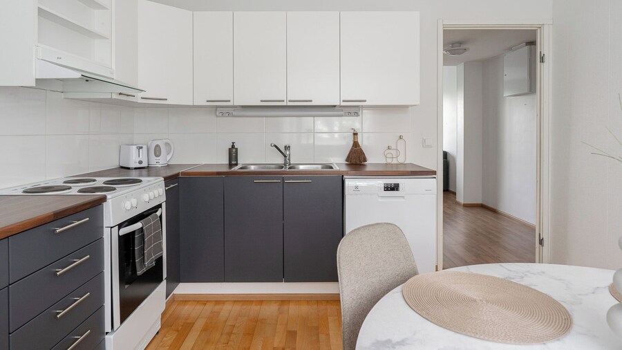 1BR Downtown Apartment with Balcony