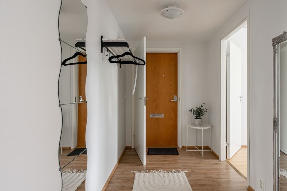 1BR Downtown Apartment with Balcony