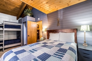 WiFi, bed sheets - Timbers Creek Retreat (Angel Fire)