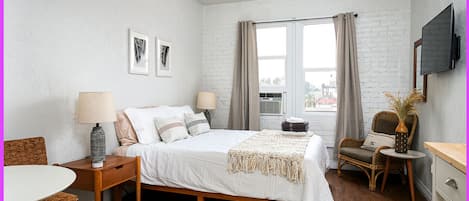 WiFi, bed sheets