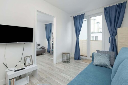 Sunny Apartment with Balcony | Close to the Spa Park