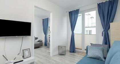 Sunny Apartment with Balcony | Close to the Spa Park