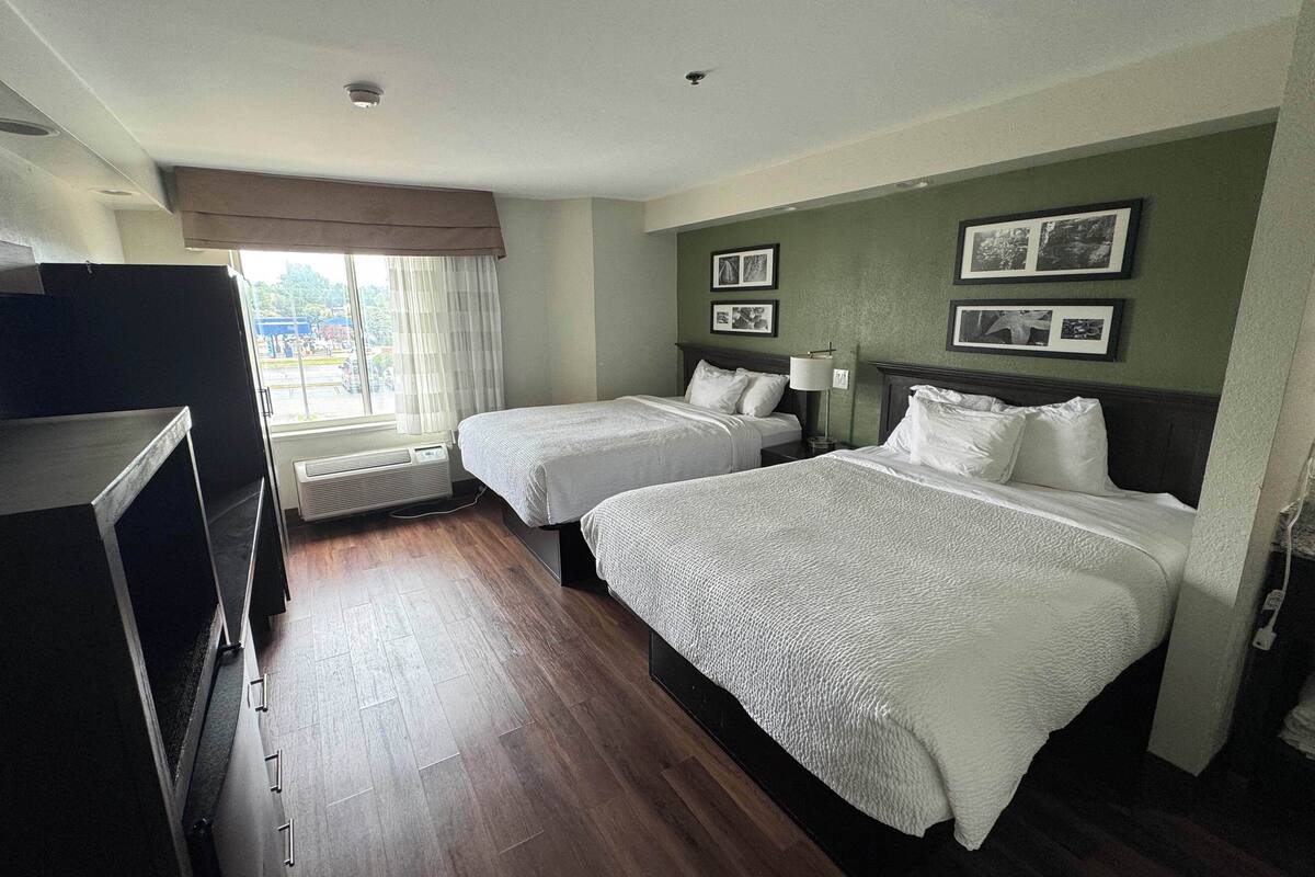 Family Room, 1 Double Bed, Non Smoking, City View | Premium bedding, Select Comfort beds, in-room safe, desk
