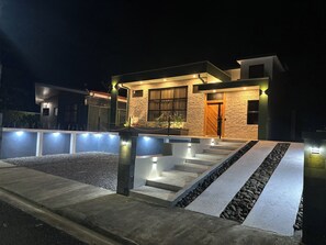 Exterior - Cozy 2-bedroom condo with WiFi, AC in delightful La Fortuna (La Fortuna)