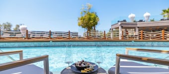 Qlusive Hotel