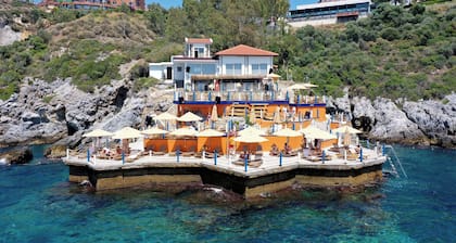 Qlusive Hotel
