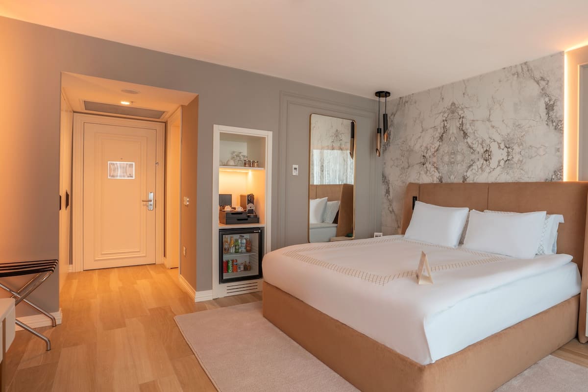 Premium bedding, minibar, in-room safe, desk