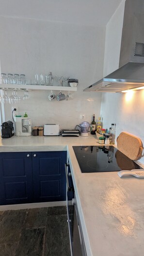 Oven, dishwasher