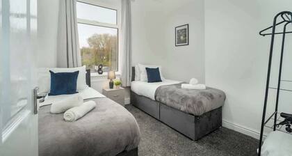 Ruby House - 2 Bedroom Huddersfield Yorkshire Flat