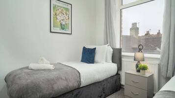 Iron/ironing board, WiFi, bed sheets