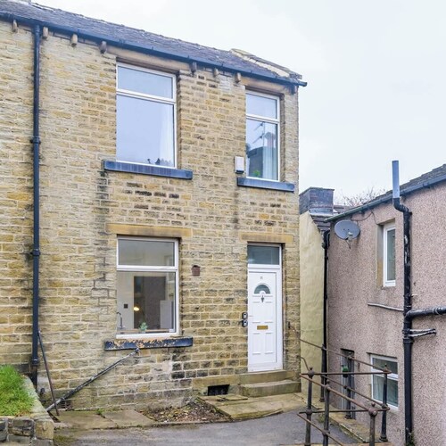 Ruby House - 2 Bedroom Huddersfield Yorkshire Flat