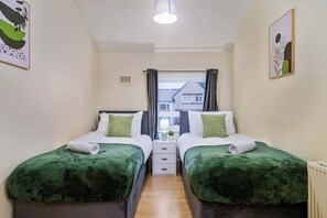 3 chambres, fer et planche Ă repasser, Wi-Fi, draps fournis
