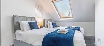 Lily House - 3 Bed WIFI & Parking Hull