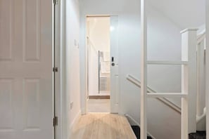 Interior - Ruby’s Retreat-4 Bed- Contractor Disc- WiFi (Hertfordshire)