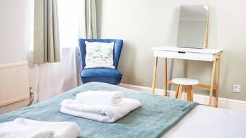 3 bedrooms, iron/ironing board, WiFi, bed sheets