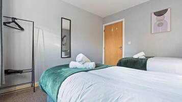 2 bedrooms, iron/ironing board, WiFi, bed sheets