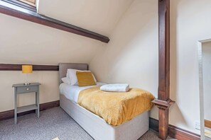 4 dormitorios, tabla de planchar con plancha, wifi y ropa de cama