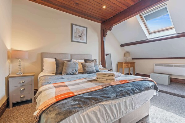 4 chambres, fer et planche à repasser, Wi-Fi, draps fournis