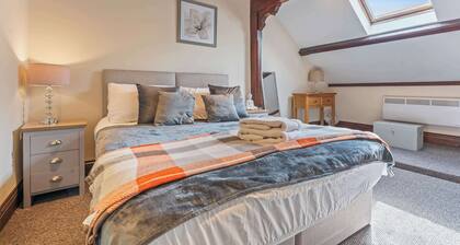 Daffodil Apartment 4 Bedroom in Pontypool