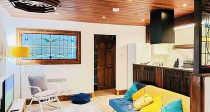 Daffodil Apartment 4 Bedroom in Pontypool