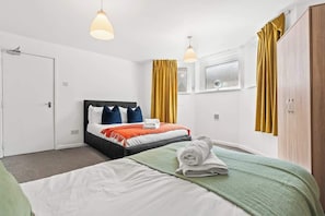 2 bedrooms, iron/ironing board, WiFi, bed sheets