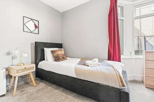Lavender Lodge 6 guests Newport near City Centre