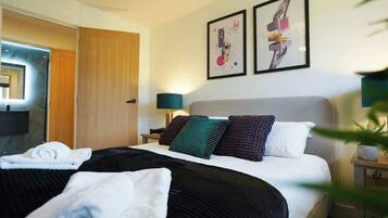 4 makuuhuonetta, silitysrauta/-lauta, Wi-Fi, vuodevaatteet