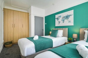 3 quartos, ferros/tábuas de passar roupa, Wi-Fi, roupa de cama