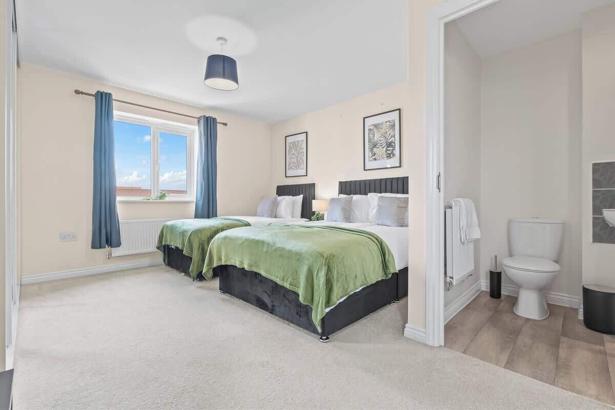 4 makuuhuonetta, silitysrauta/-lauta, Wi-Fi, vuodevaatteet