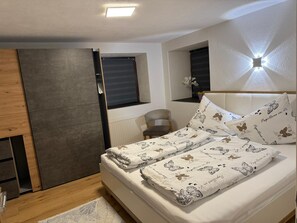 1 chambre, fer et planche Ă repasser, Wi-Fi gratuit, draps fournis