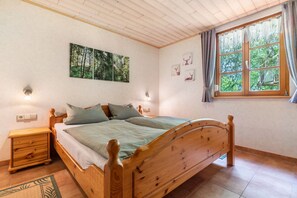 3 bedrooms, WiFi, bed sheets