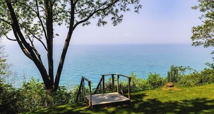 Birchcliff-Lakefront View King bed Central Air AC