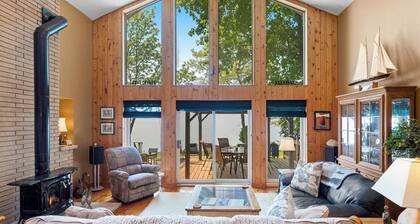 Birchcliff-Lakefront View, King bed, AC