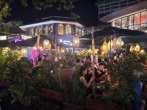 公寓式客房, 1 间卧室, 私人游泳池, 泳池景观 | 室外用餐