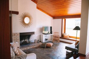 TV connectée, cheminée
