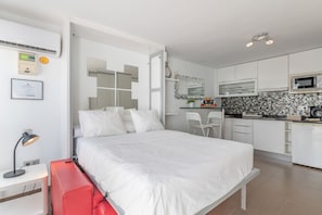 1 chambre, fer et planche à repasser, Wi-Fi, draps fournis