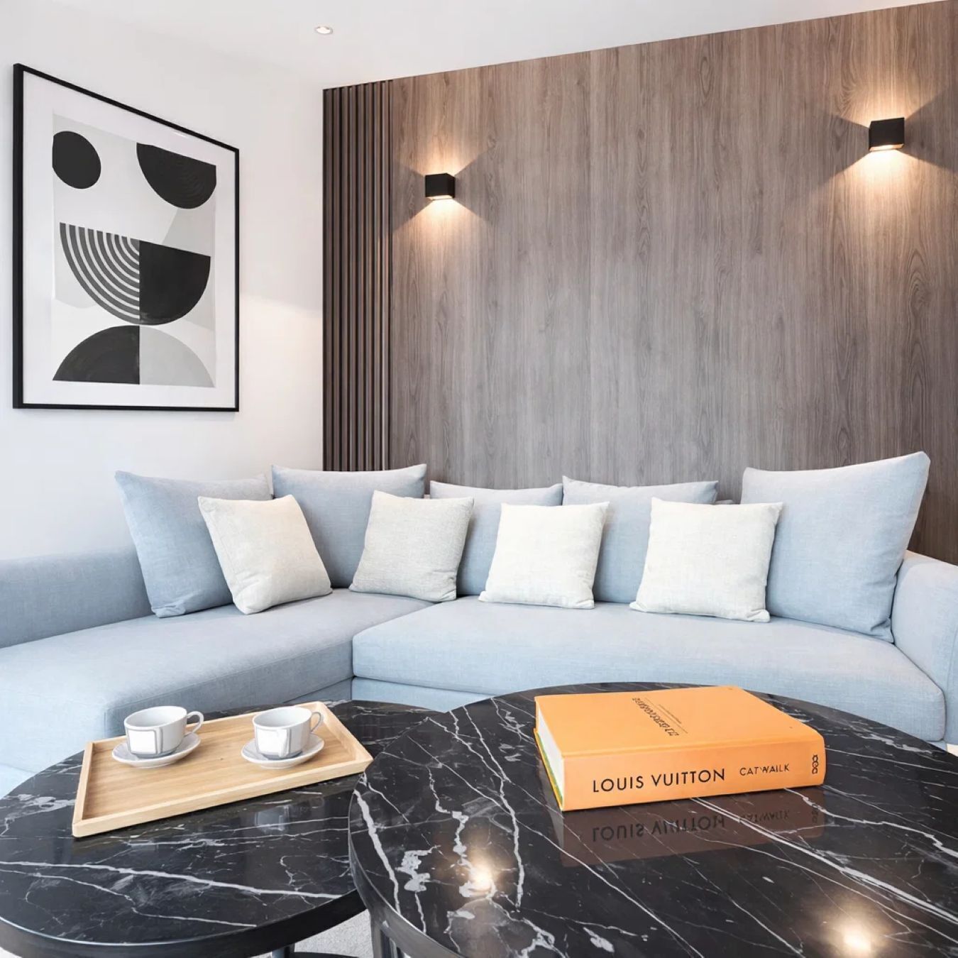 华丽复式, 城市景观 | 起居区 | 80-厘米智能电视（配备数码频道）