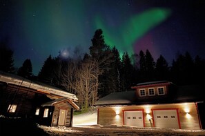 Exterior - Luxury log cabin (hot tub, wood stove, nature & northern lights) - Gränsfors 354 (Bergsjö)