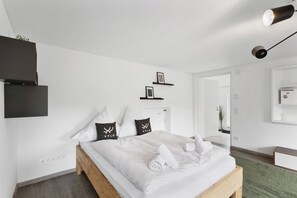 3 bedrooms, desk, free WiFi, bed sheets - Spacious Allgäu loft | maisonette style (Nesselwang)