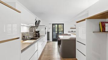 Kühlschrank, Ofen, Herdplatte, Geschirrspüler