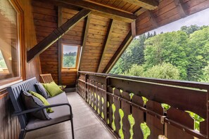 Terrace/patio - Apartment 'Vogelnest' with Mountain View, Shared Pool and Wi-Fi (Wolfach)