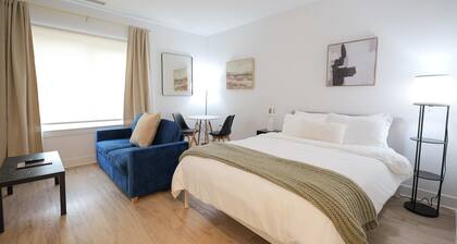 The Platinum Downtown Stamford Studio Getaway